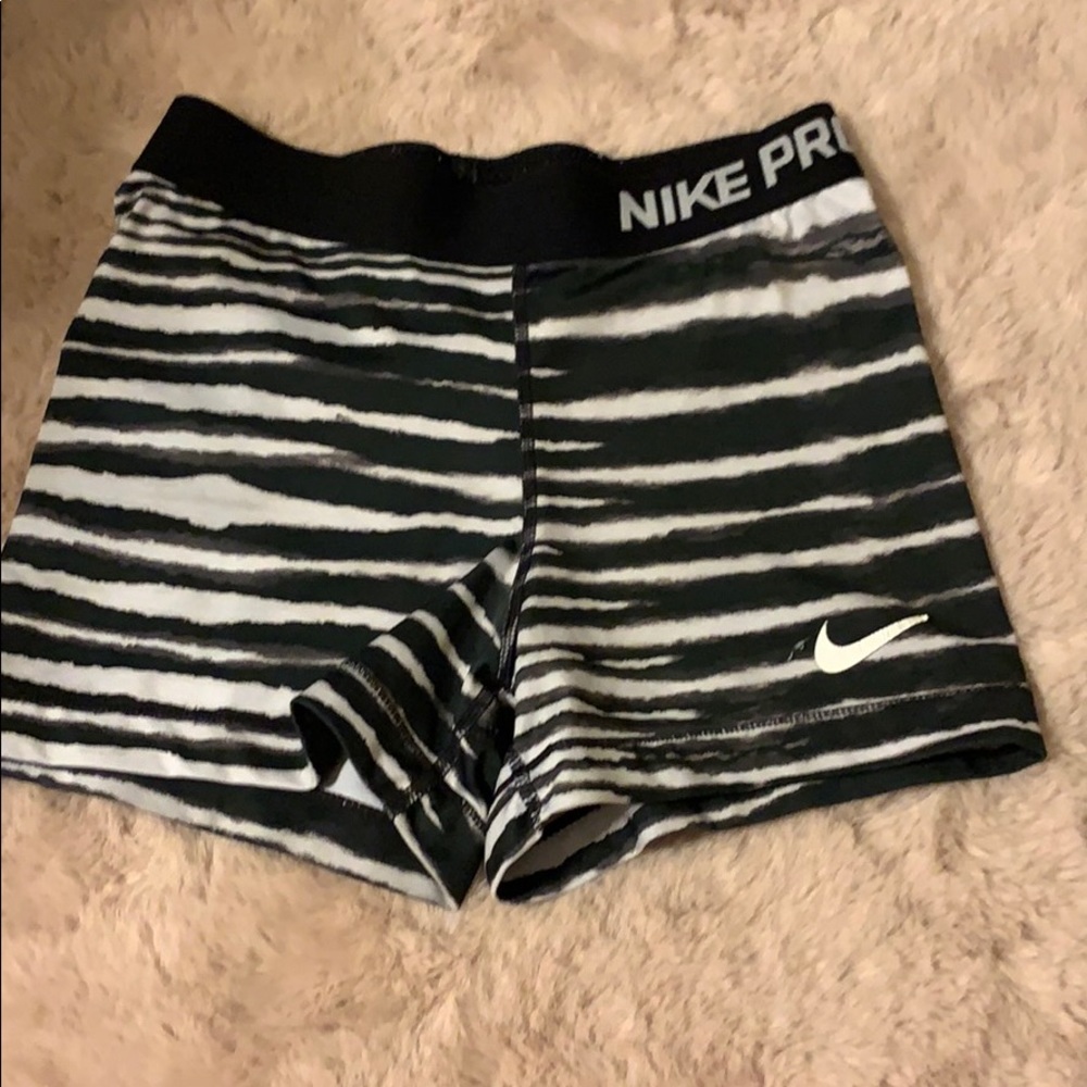 Nike pro 3” shorts